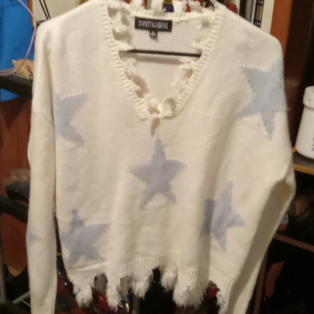 Sweet & Sinful Oversized Soft Knit Chewed Hem Blue Stars V Neck Sweater Medium